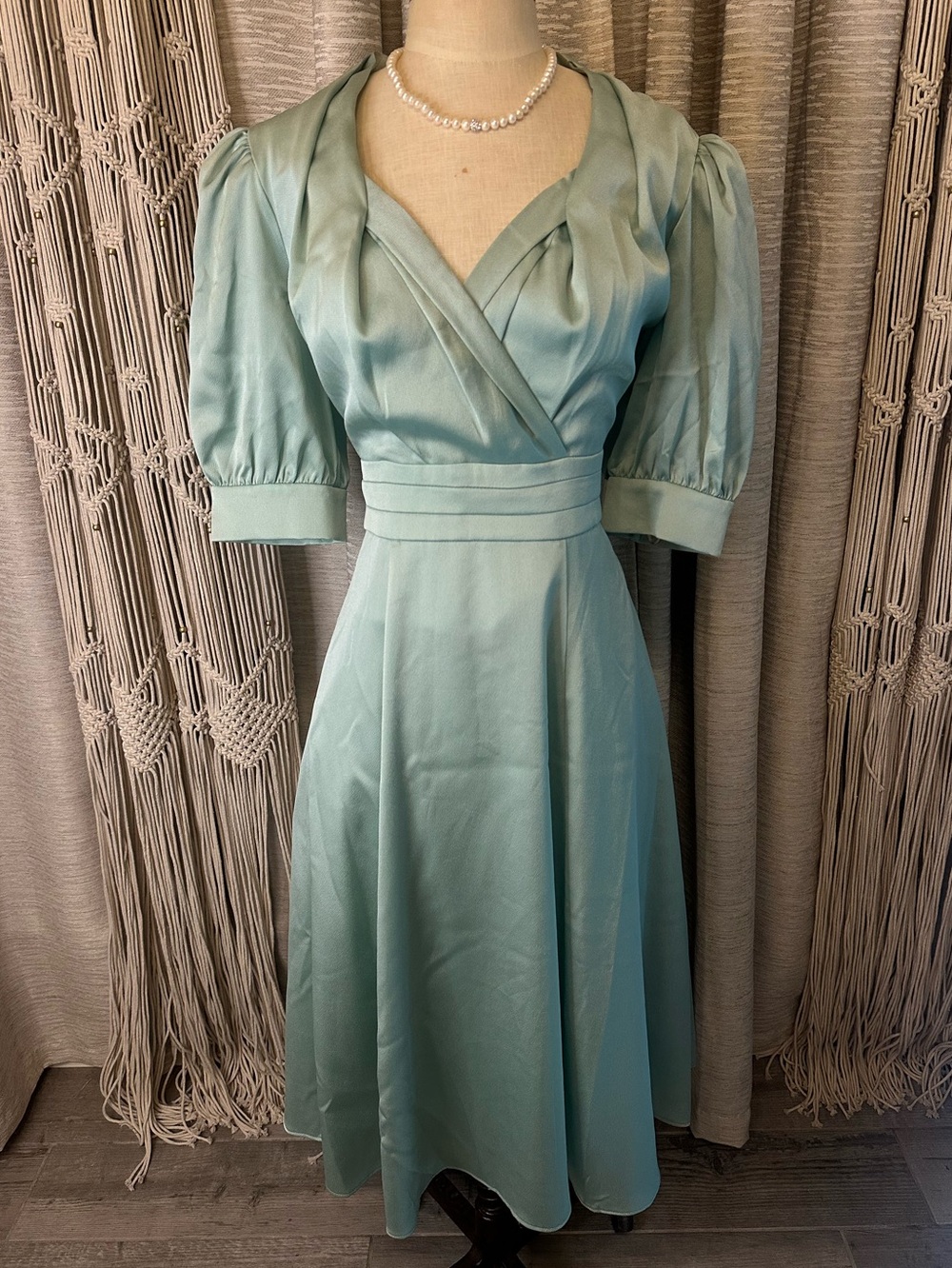 Gal Meets Glam Sage Green Satin Midi Dress Size 8 Vintage Inspired Fit & Flare